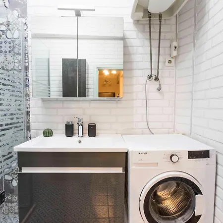 Stylish 1br With Prime Location And Bold Design Isztambul